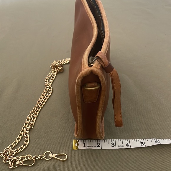 COACH  vintage authentic Leather caramel tone crossbody BAG - Picture 13 of 15